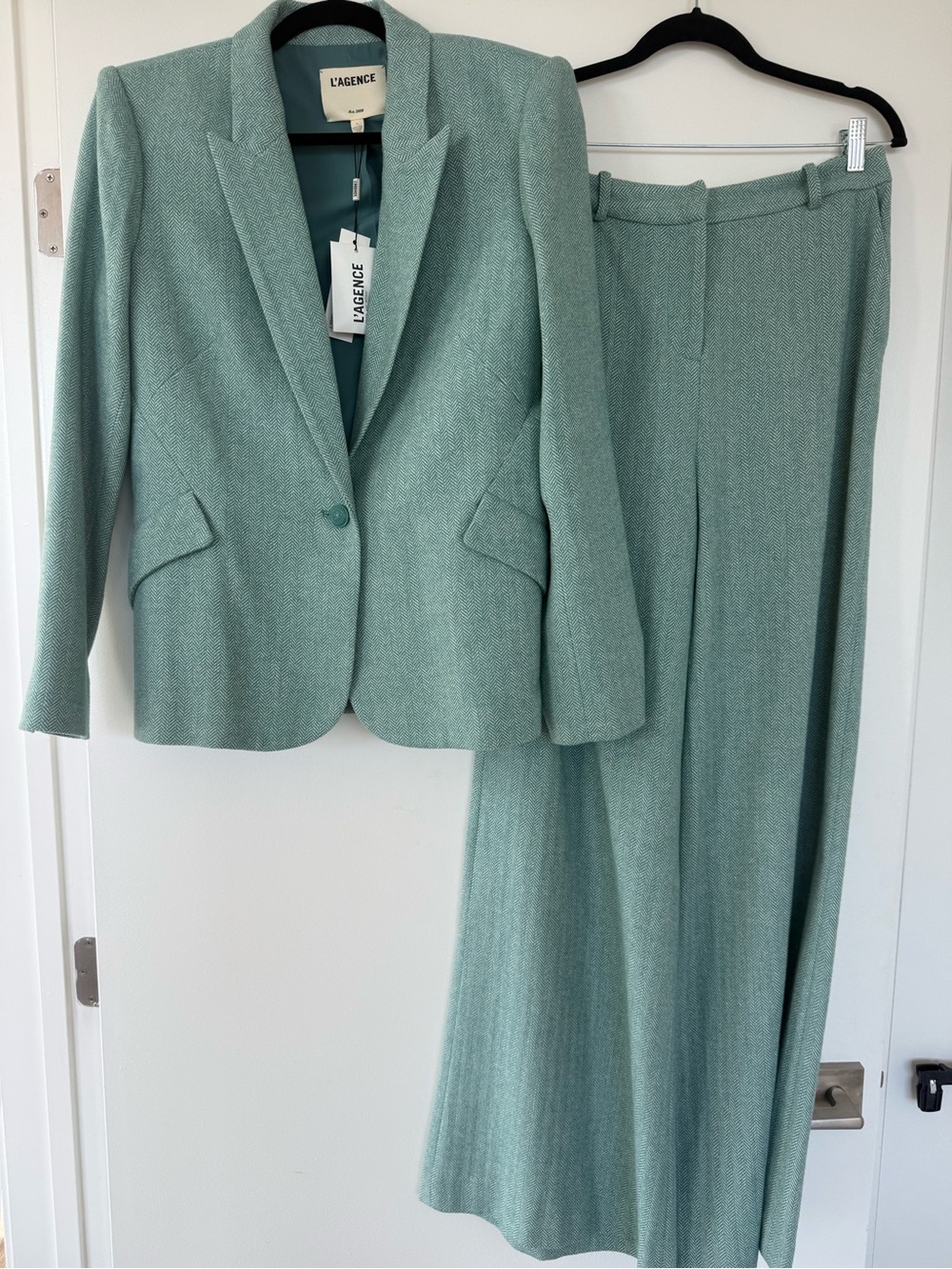 L'AGENCE Chamberlain Single-Breasted Wool-Blend Blazer with Wide-Leg Trousers
